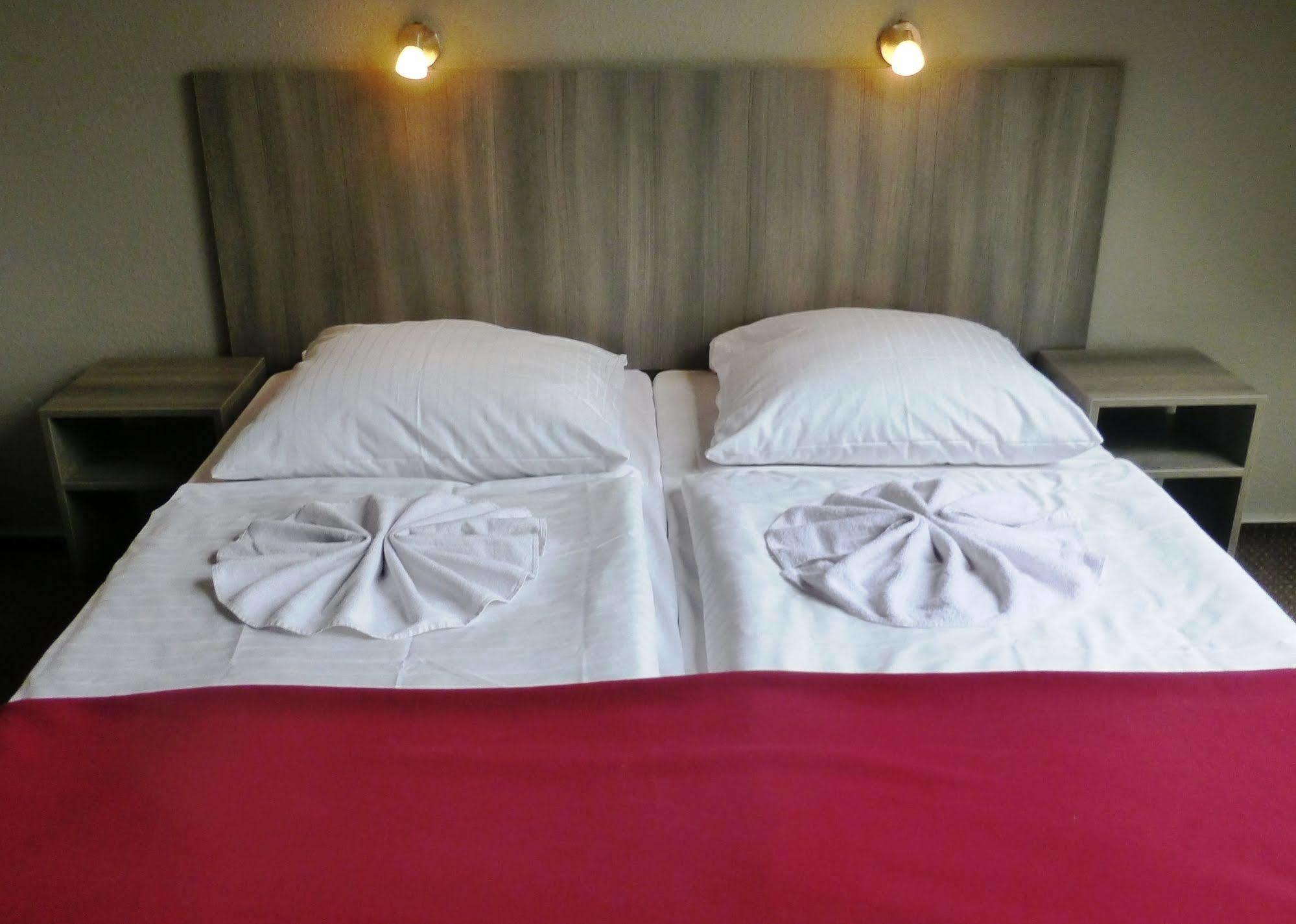 Hotel Rehberge Berlin Mitte Екстер'єр фото